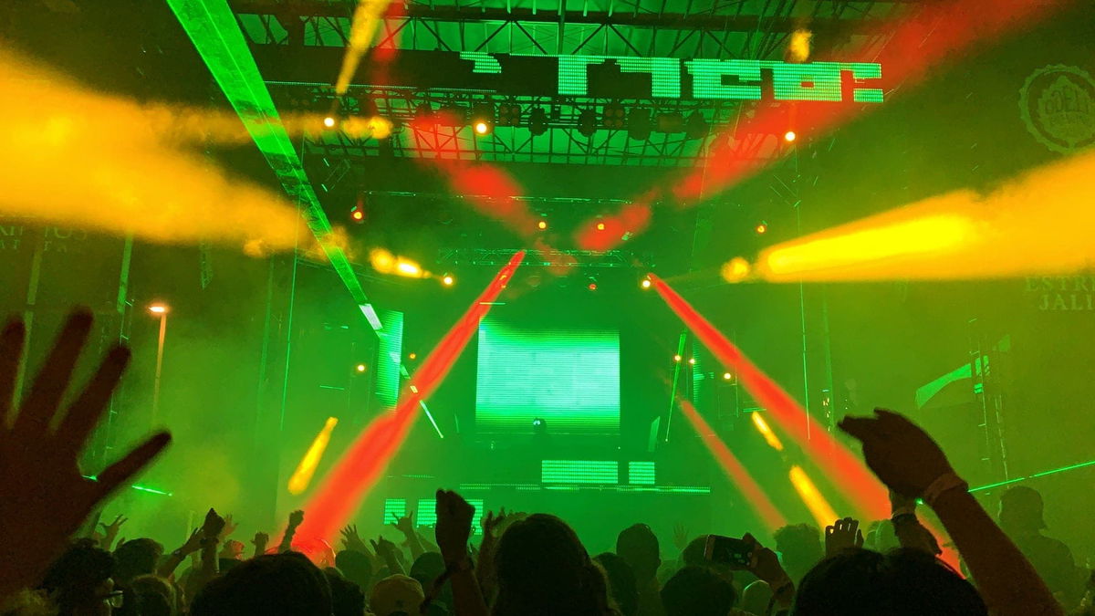 DMX Lighting 101: A Buyer's Guide For 2020